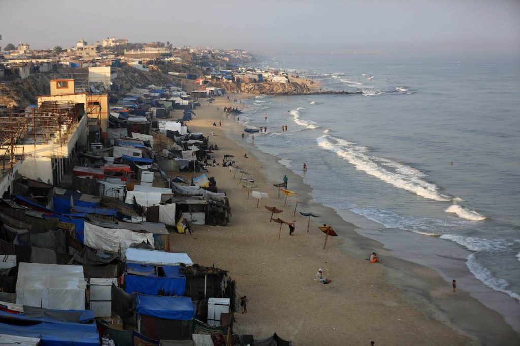 الأمم المتحدة “عازمة” على مواصلة تقديم المساعدات المنقذة للحياة في غزة رغم تصاعد المخاطر الأمنية