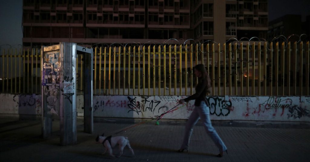 ماذا وراء قرار الجزائر إرسال الوقود إلى لبنان؟