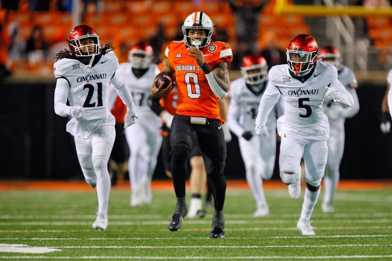 إعادة تشكيل Big 12 من خلال أفضل لاعبي الركض في كرة القدم الجامعية