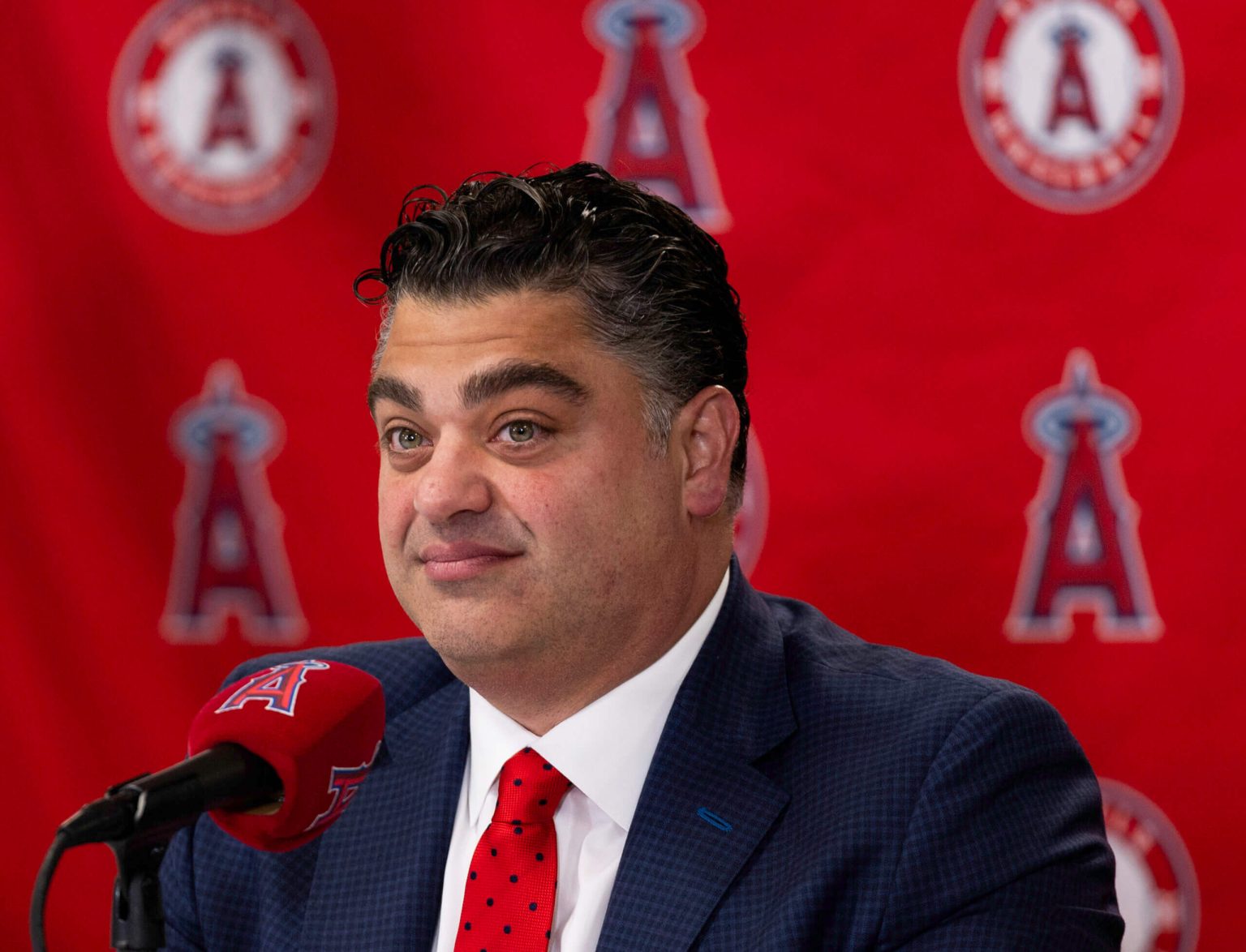 الملائكة يمددون عقد المدير العام بيري ميناسيان بعقد متعدد السنوات: مصادر