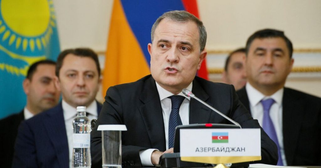 وزير الخارجية الأذربيجاني يلتقي فيدان في أنقرة في الوقت الذي يتودد فيه بوتن إلى باكو