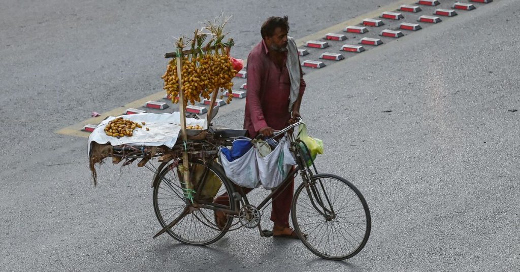 باكستان تسعى لجمع 4 مليارات دولار من بنوك الشرق الأوسط وسط الاضطرابات الاقتصادية