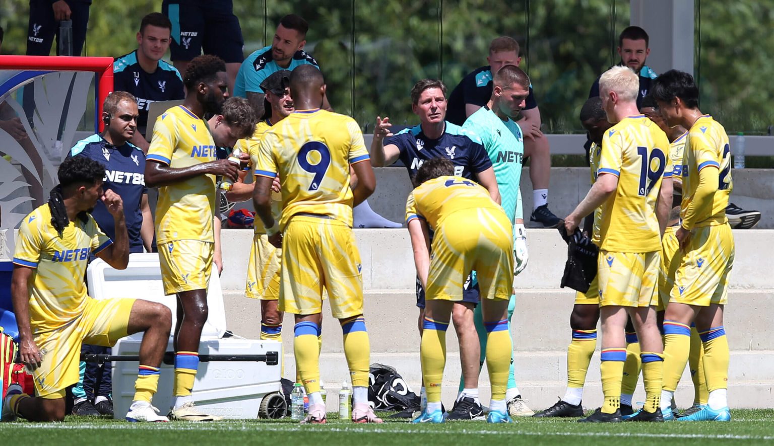 أوليفر جلاسنر يستهدف التعاقد مع كريستال بالاس بعد خروج اللاعبين المزعجين