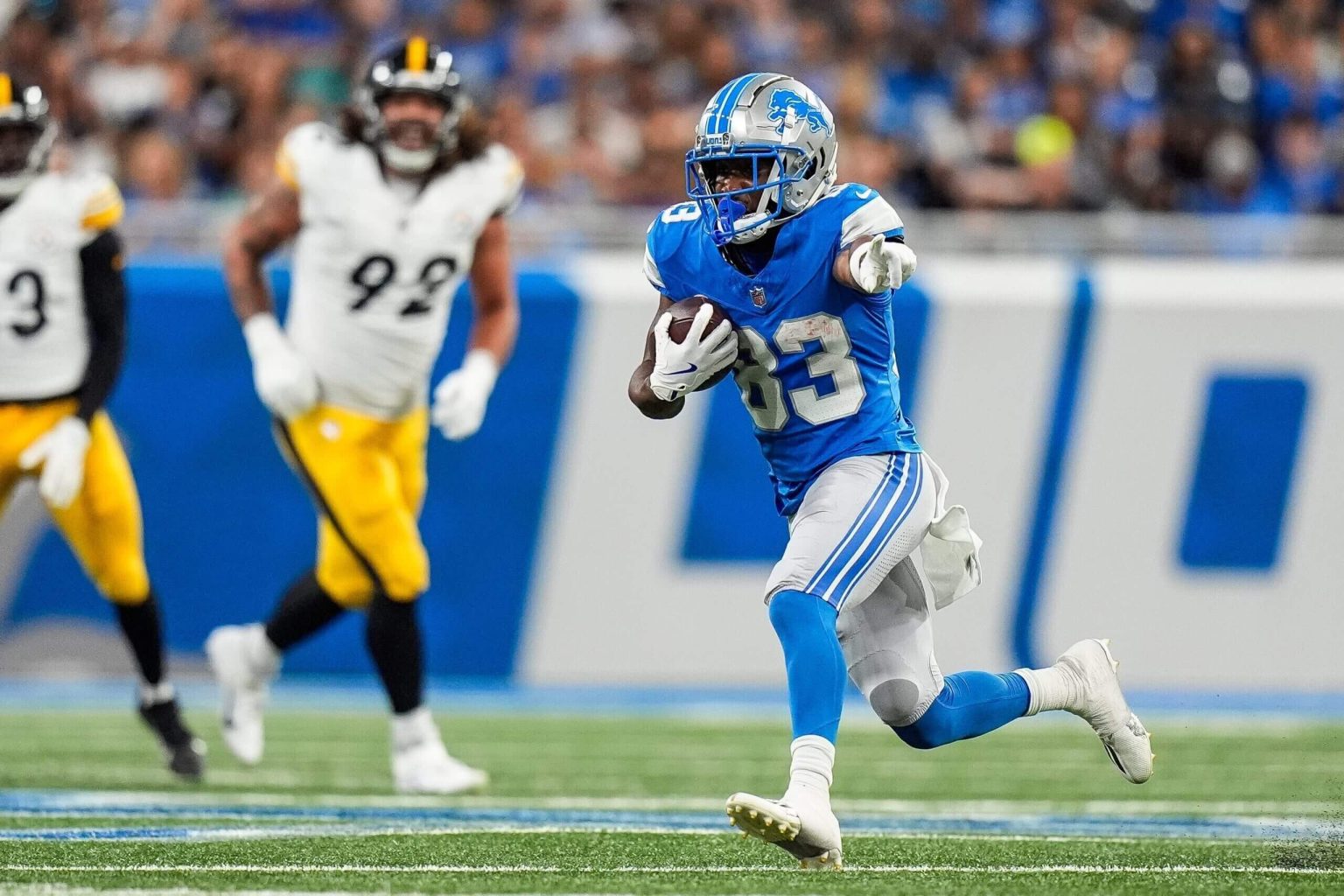 قائمة ديترويت ليونز الأولية المكونة من 53 لاعبًا مع التحليل