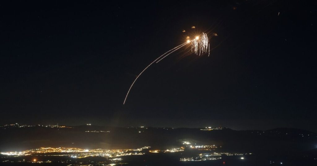 حزب الله يكشف عن قوته العسكرية في المواجهات مع إسرائيل