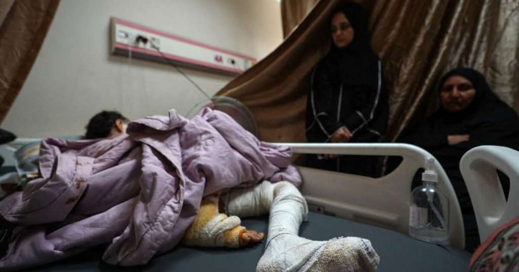 ارتفاع حالات الحروق في غزة مع تناقص الإمدادات الطبية