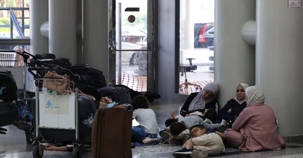 إلغاء رحلات في مطار بيروت وسط تصعيد بين حزب الله وإسرائيل