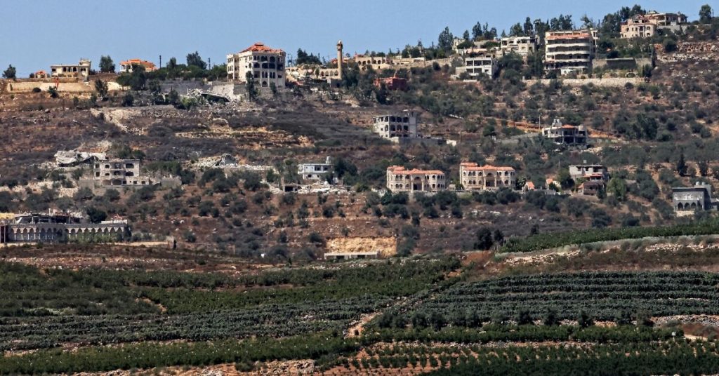 إسرائيل تقول إن ضرب لبنان يهدف لمنع هجوم “واسع النطاق” لحزب الله