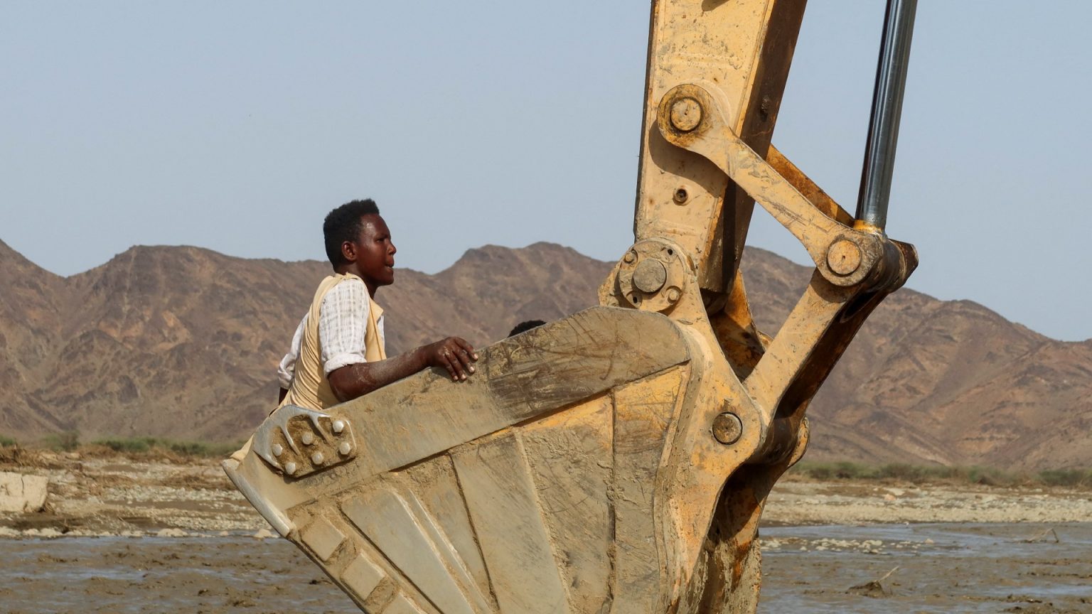 السودان: انفجار سد يودي بحياة 30 شخصا ويدمر آلاف المنازل