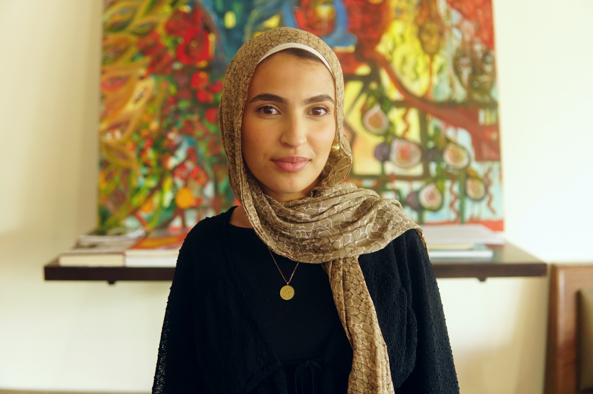 تقول جنان شحادة إن الأميركيين الفلسطينيين والأميركيين السود لا يدينون بأصواتهم للديمقراطيين (آزاد عيسى/ميدل إيست آي)