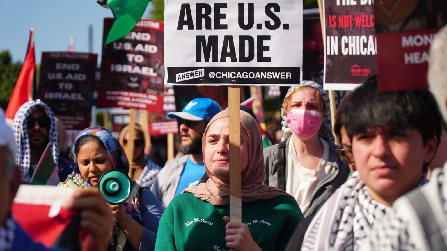 المؤتمر الوطني الديمقراطي 2024: نشطاء مناهضون للحرب يرفضون قبول سياسة كامالا هاريس المؤيدة لإسرائيل