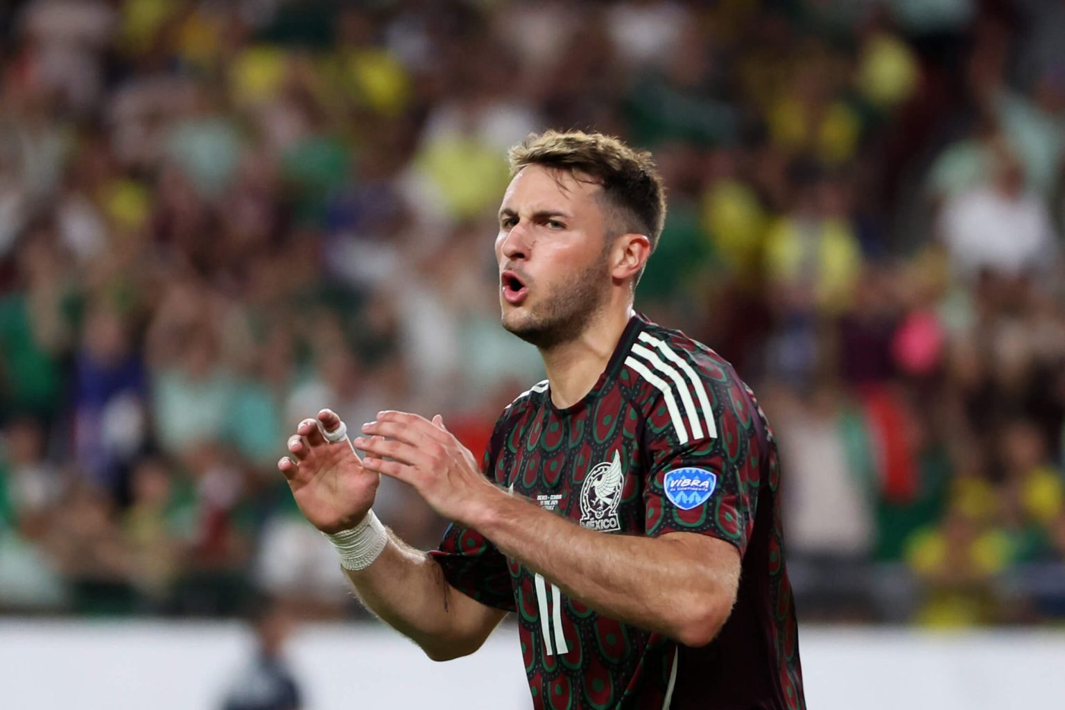 نوتنغهام فورست يقدم عرضًا جديدًا لضم سانتياجو خيمينيز لكنه لا يزال أقل من تقييم فينورد