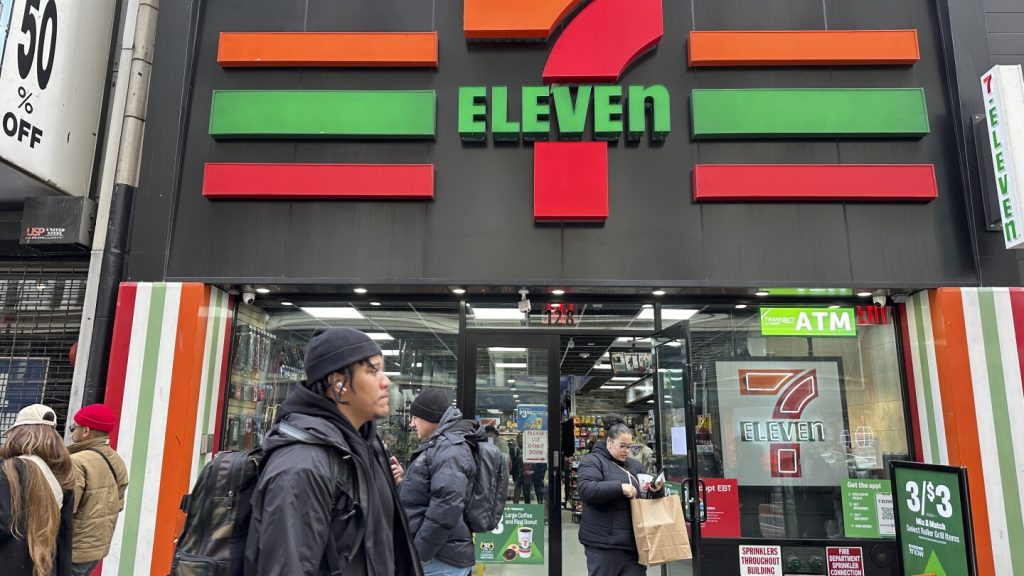 مالك سلسلة متاجر 7-Eleven يحصل على عرض استحواذ من شركة Couche-Tard الكندية