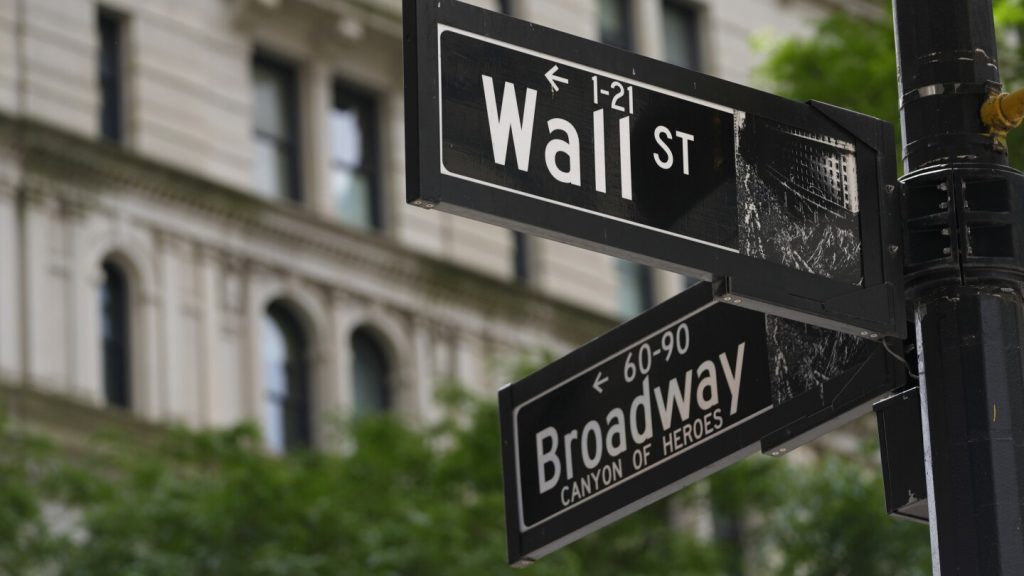 ساعد ارتفاع وول ستريت في تعزيز مكاسب مدخري خطة 401 (ك) في النصف الأول من عام 2024