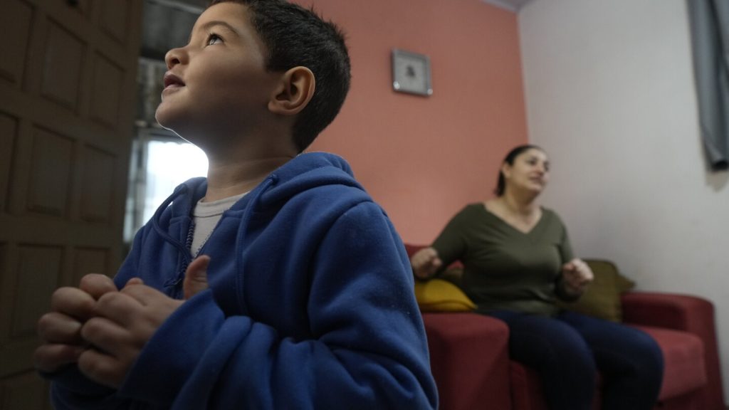 الأمهات البرازيليات يتولين زمام المبادرة لتأمين مادة CBD للأطفال المرضى