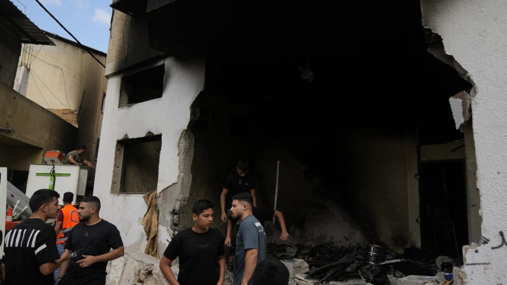 إسرائيل تقتل ناشطا بارزا في غاراتها الأكثر دموية في الضفة الغربية منذ بدء حرب غزة