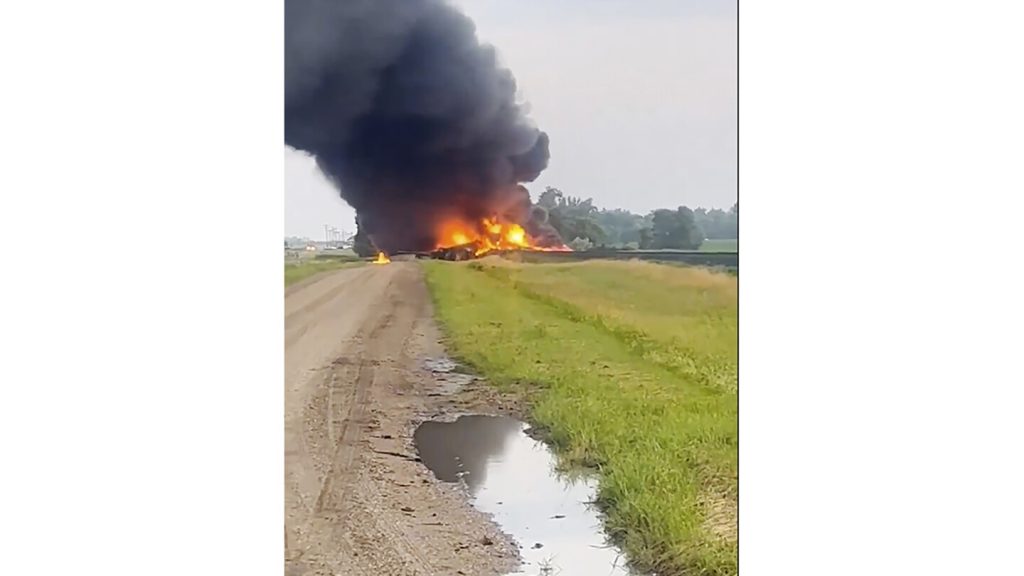كان حادث خروج القطار عن مساره في داكوتا الشمالية هو أحدث حادث يتضمن عربات خزان ضعيفة يريد المجلس الوطني لسلامة النقل استبدالها