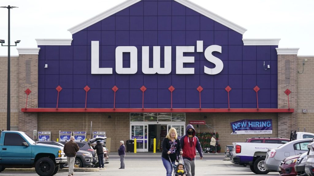 تغير شركة Lowe's بعض سياسات DEI وسط الهجمات القانونية على برامج التنوع وضغوط النشطاء
