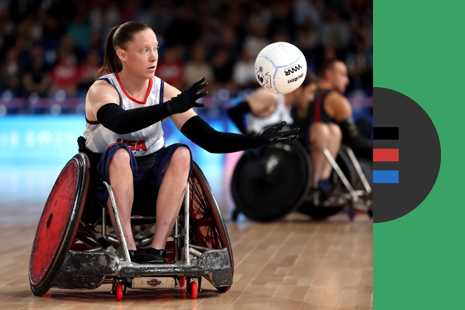 سارة آدم: رائدة أمريكية، قوية مثل خشب الساج – وحائزة على ميدالية “كرة القتل”