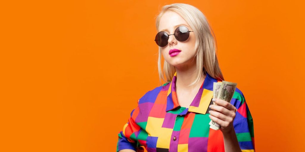 يقضي الرجال والنساء من الجيل Z أموالهم وأوقات فراغهم بشكل مختلف تمامًا