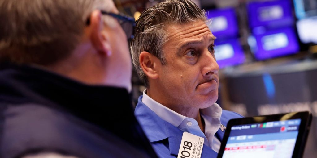سوق الأسهم اليوم: ناسداك يهبط 3% مع تجدد مخاوف النمو في الولايات المتحدة بسبب بيانات التصنيع الضعيفة
