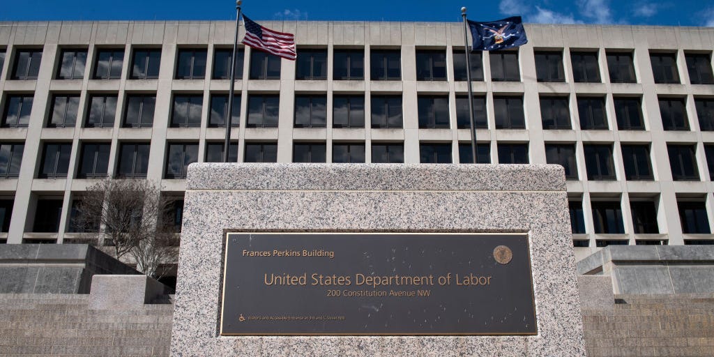 سوق الأسهم اليوم: الأسهم تغلق على تباين قبل تقرير الوظائف المهم في أغسطس