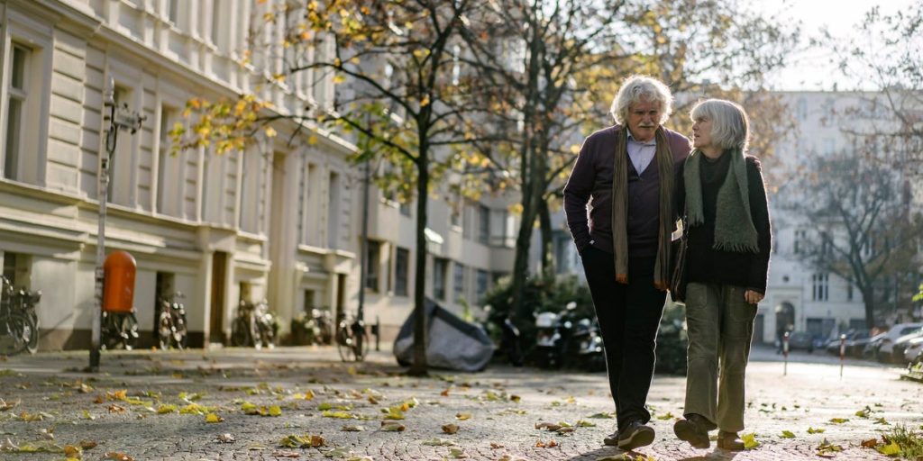 إن سكان العالم يتزايدون في السن، وهذا خبر سيئ بالنسبة لسوق الأوراق المالية.