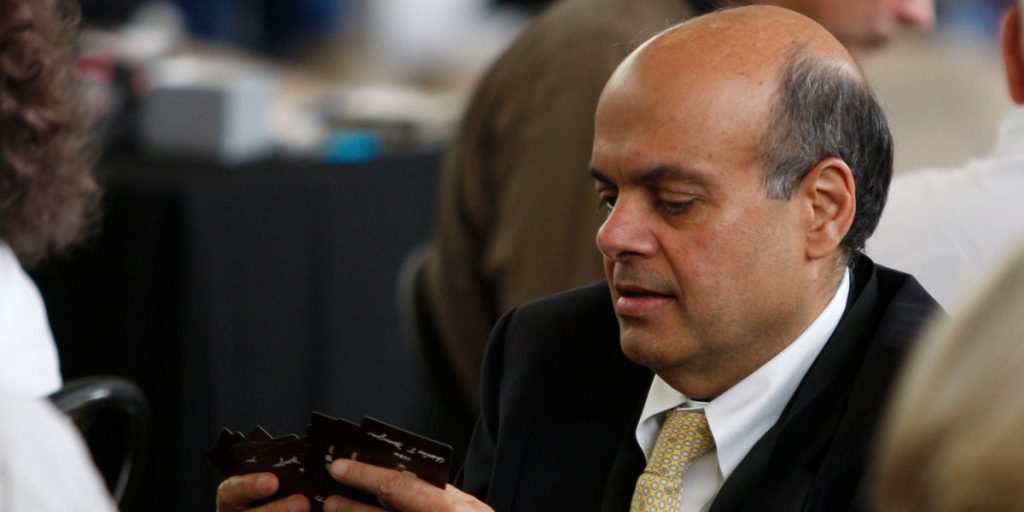 نائب رئيس شركة بيركشاير هاثاواي يخفض حصته في شركة بافيت