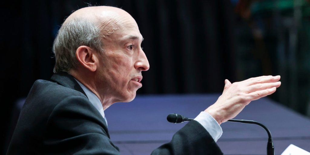 تريد لجنة الأوراق المالية والبورصات أن تجعل تداول الأسهم أرخص بالنسبة للمستثمر العادي