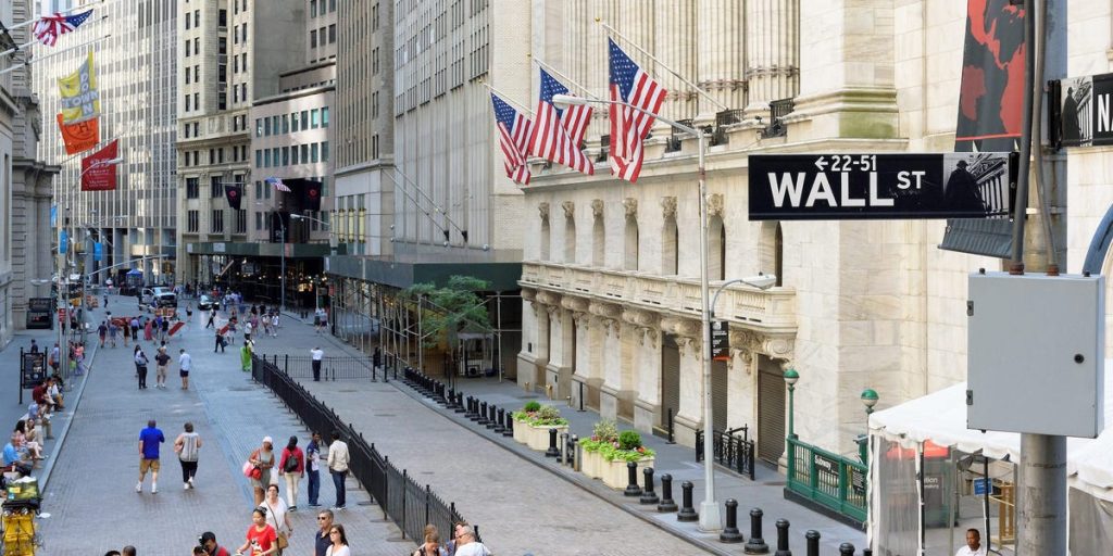 سوق الأسهم اليوم: المؤشرات تضيف إلى الأرقام القياسية مع تحليل المتداولين لمزيد من البيانات الاقتصادية وتعليقات بنك الاحتياطي الفيدرالي