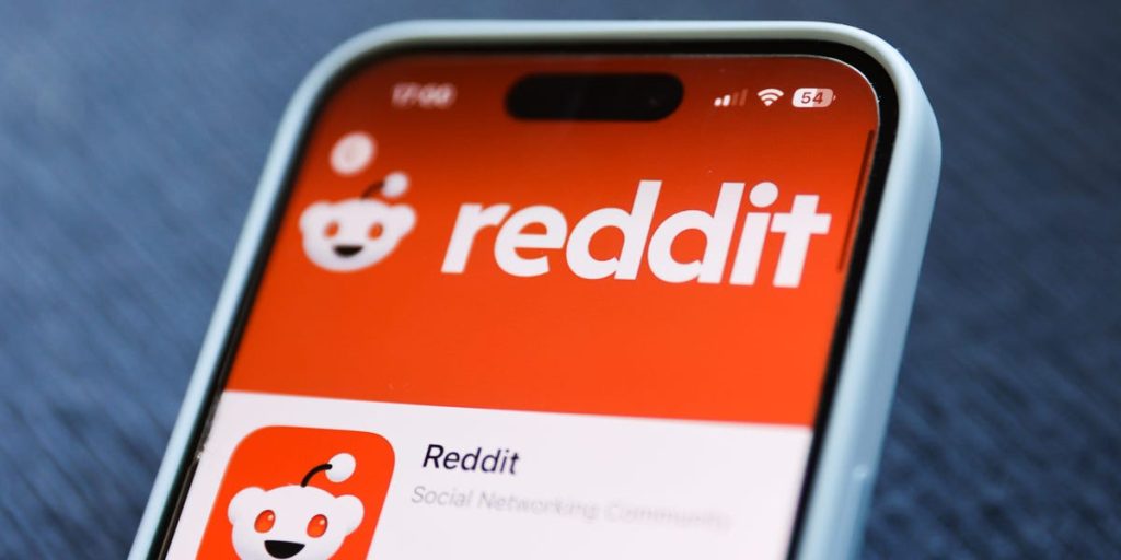 قد تسمح ترجمة الذكاء الاصطناعي الجديدة على Reddit قريبًا للمستخدمين في أي مكان بفهم كل تعليق بأي لغة