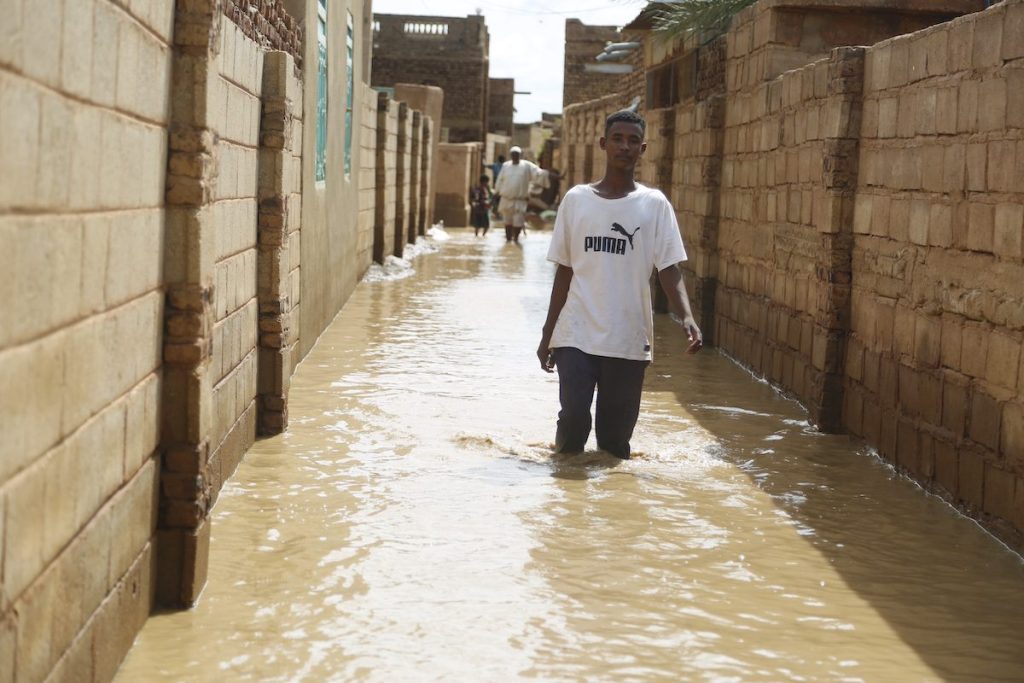 السودان.. 315 قتيلا بالكوليرا و225 بالفيضانات