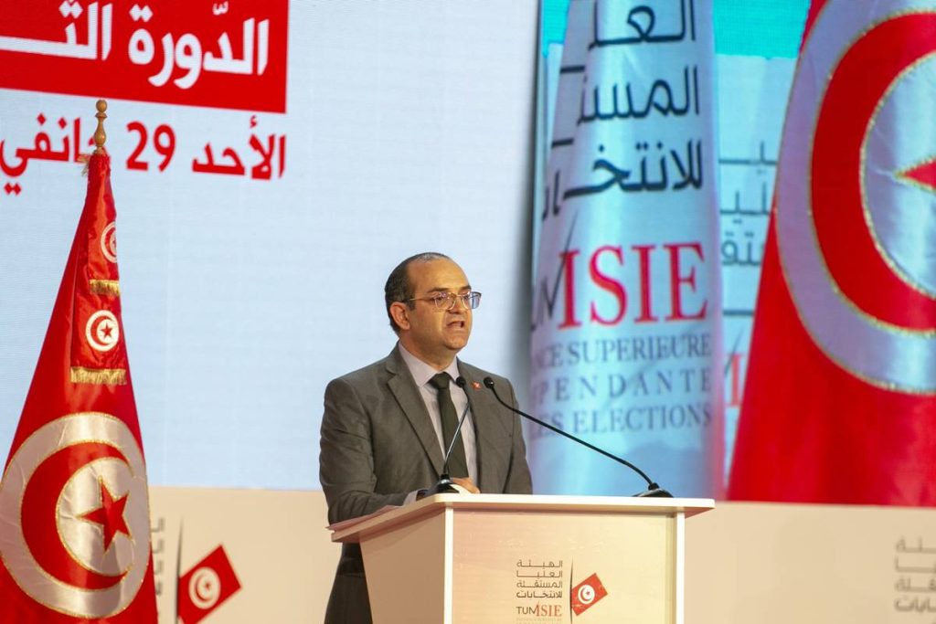 هيئة الانتخابات التونسية ترفض بعض مراقبي الانتخابات بسبب “تمويل مشبوه”