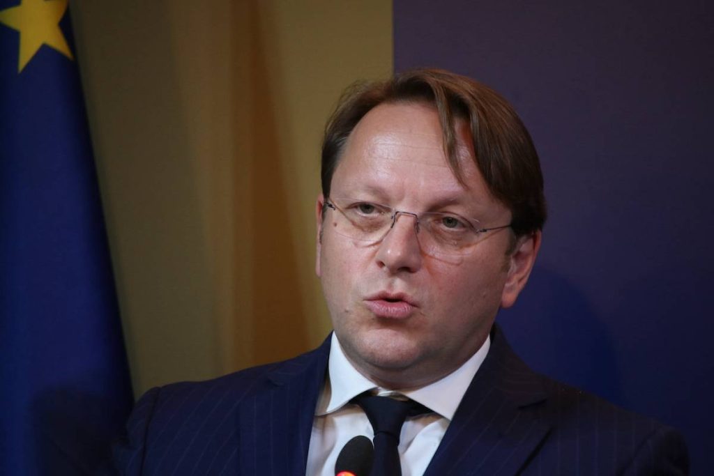 الاتحاد الأوروبي يهدف إلى تنشيط العلاقات مع تركيا، بحسب مفوض التوسعة