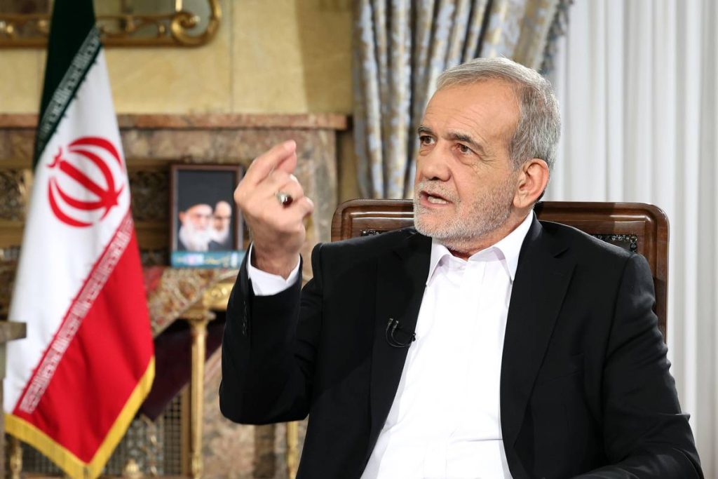 إيران: الرئيس بزشكيان يزور العراق في أول رحلة خارجية له