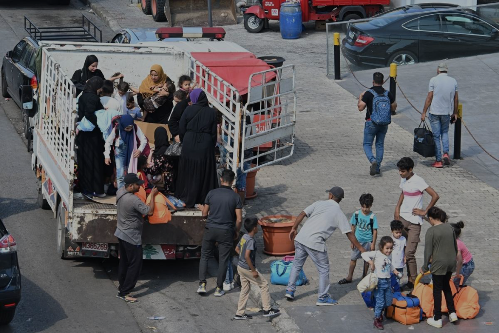 ويقول لبنان إن نحو مليون شخص نزحوا بسبب الهجمات الإسرائيلية