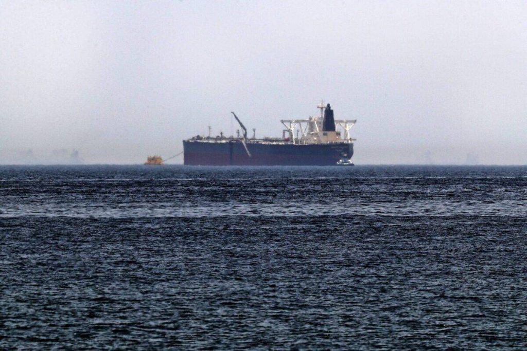 الناقلة النفطية السعودية “أمجاد” لم تتعرض للاستهداف في البحر الأحمر حسب قول مالكها “البحري”