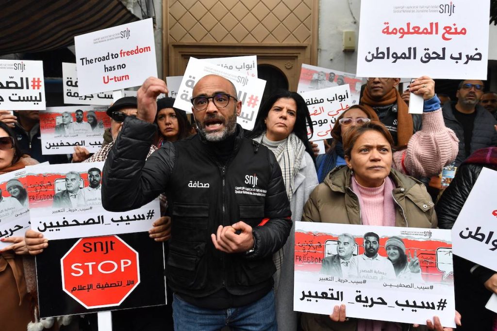 رئيس نقابة الصحفيين التونسيين يحذر من أزمة في قطاع الإعلام