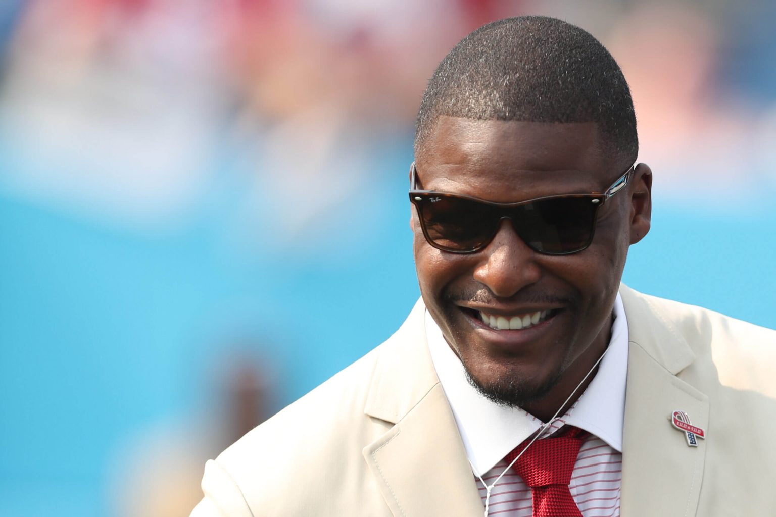 تم إسقاط التهمتين الموجهتين لأدريان ويلسون، نجم الكاردينالز السابق والمدير التنفيذي لـ بانثرز