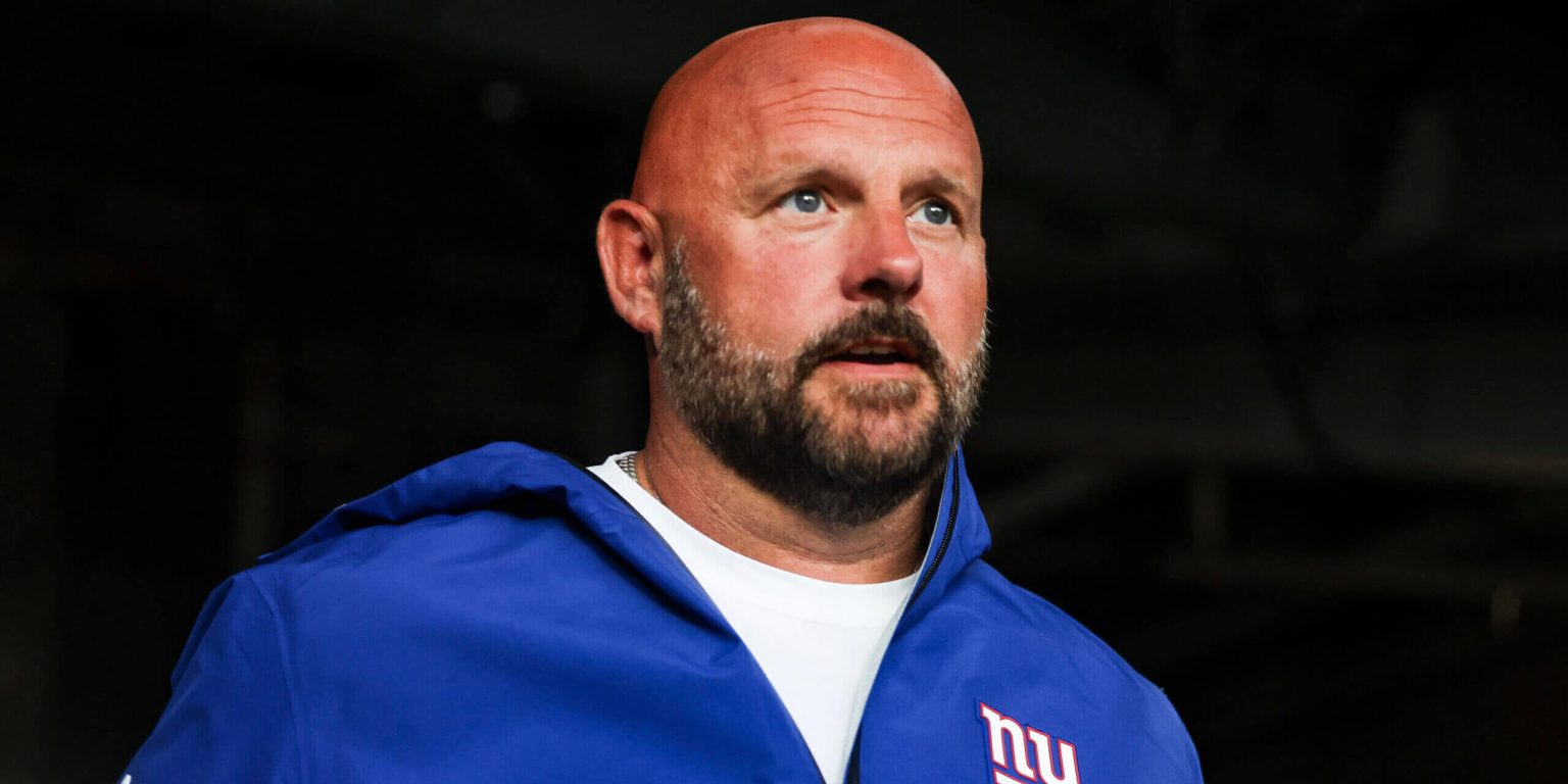 “العالم المجنون” براين دابول يراهن على “سحره” في اختيار اللعب لإنعاش فريق نيويورك جاينتس