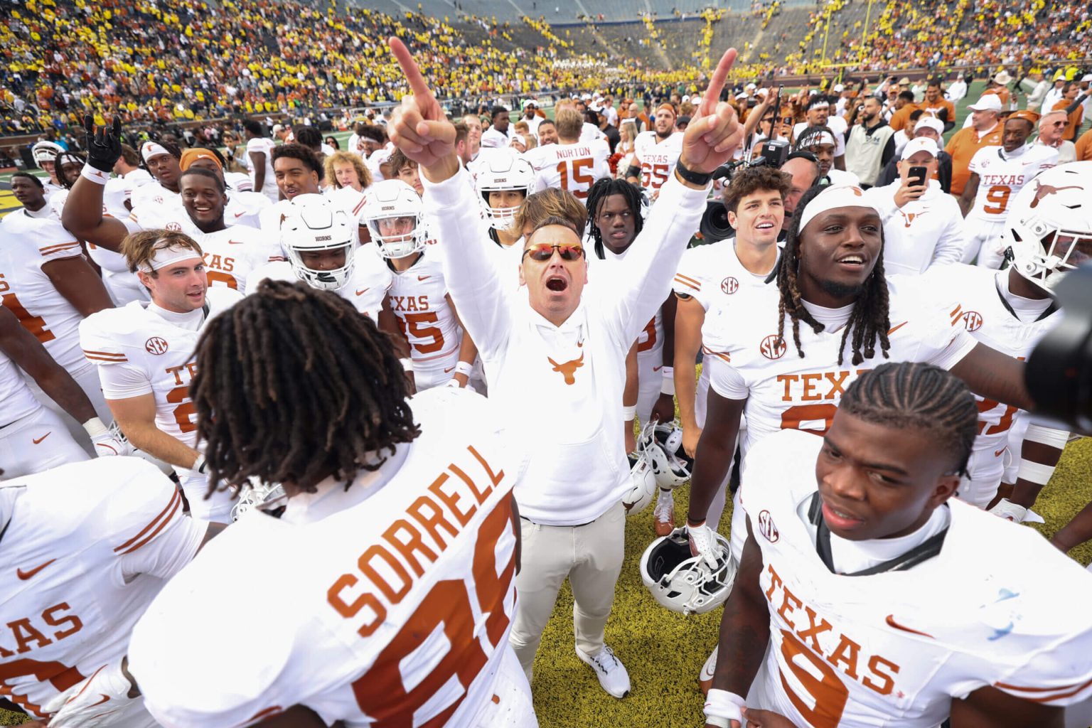 يبدو أن تكساس مرشحة للفوز باللقب الوطني. ما هي التحديات التي تنتظرها في طريقها إلى التصفيات النهائية؟