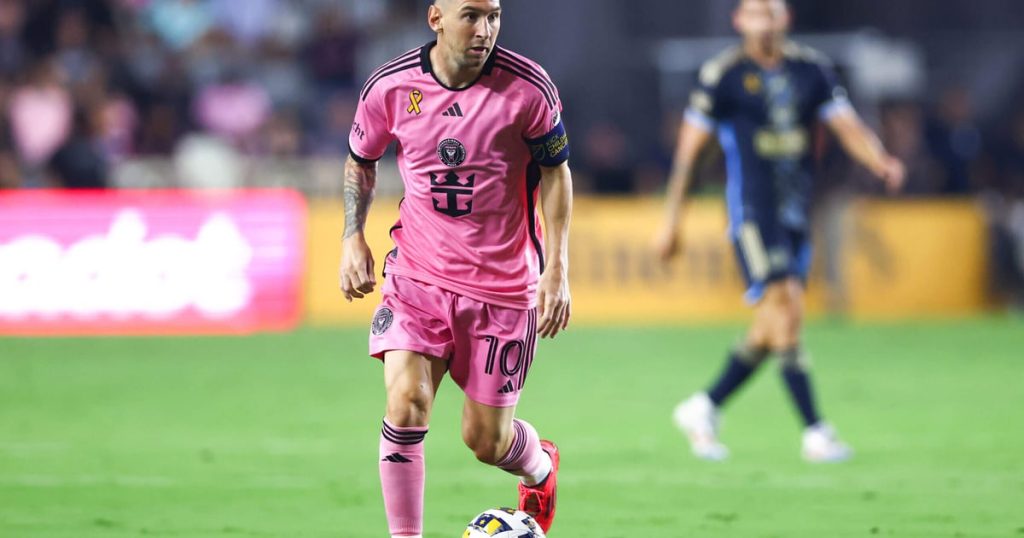 ليونيل ميسي يسجل هدفين في أول مباراة يلعبها مع إنتر ميامي منذ يونيو