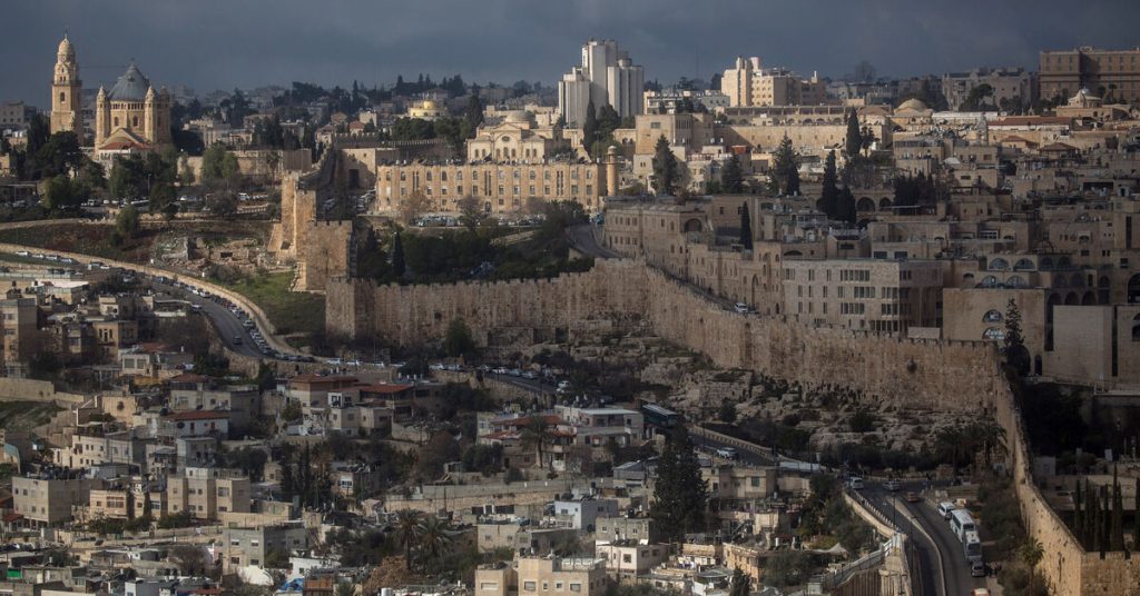 “الشاباك” الإسرائيلي يحبط مخططا لحزب الله لاغتيال مسؤول أمني كبير سابق