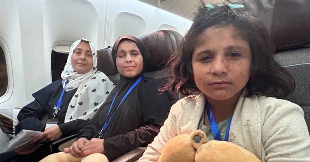 الإمارات تجلي نحو 100 جريح ومريض من غزة عبر جنوب إسرائيل.. ما نعرفه