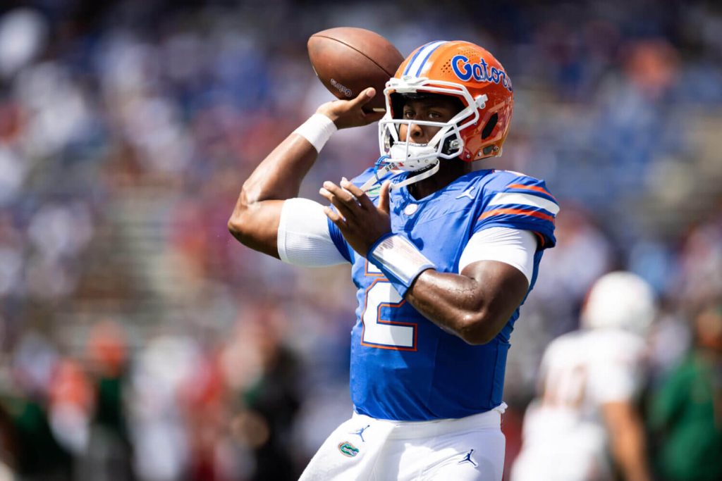 من المتوقع أن يبدأ لاعب الوسط الجديد في فلوريدا دي جي لاجواي بدلاً من جراهام ميرتز المصاب