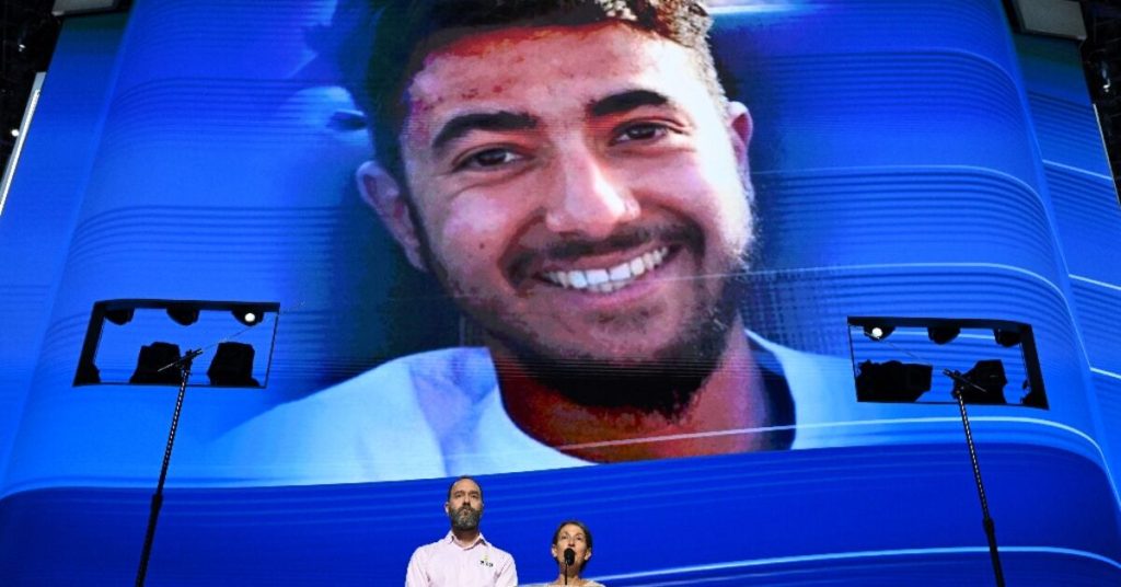 إسرائيل تعثر على ستة قتلى من الرهائن في نفق بينما يبدأ مسعفون في غزة تطعيم ضد شلل الأطفال