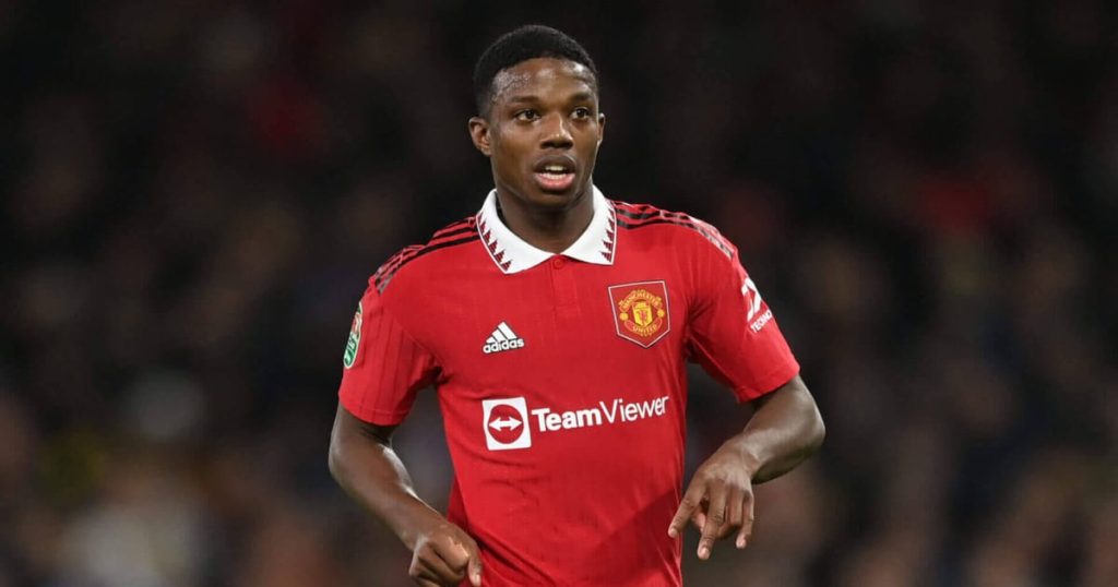 تيريل مالاسيا لاعب مانشستر يونايتد يقترب من العودة من إصابة في الركبة – إريك تين هاج