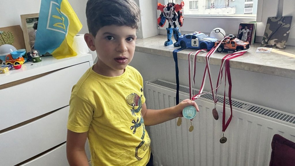 أصبح من المطلوب الآن من الأطفال الأوكرانيين في بولندا بموجب القانون الالتحاق بالمدرسة بعد سنوات من التعلم عبر الإنترنت