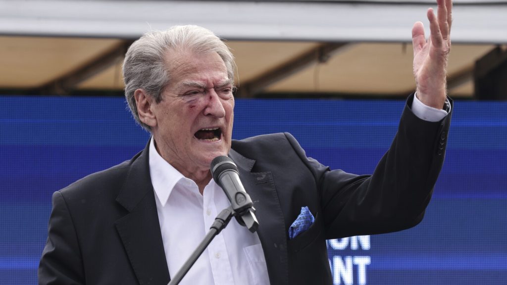 رئيس وزراء ألبانيا السابق صالح بيريشا يواجه اتهامات رسمية بالفساد