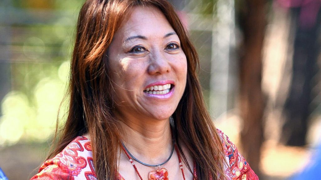 موظف سابق في كاليفورنيا يحصل على 350 ألف دولار لتسوية ادعاءات التحرش الجنسي ضد أمين خزانة الولاية